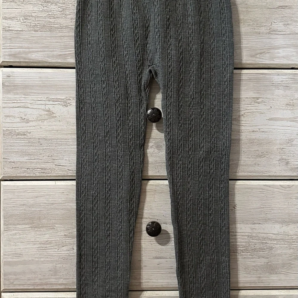 Gray Cable Knit Leggings - Picture 2 of 5